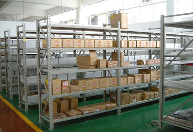 scaffale di bassa potenza di flusso di caso della struttura d'acciaio del magazzino con la pittura della polvere dello spruzzo