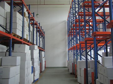 Il bene durevole ha galvanizzato lo scaffale, il blu e l'arancia ad alta densità industriali del carrello elevatore degli scaffali ISO9001 di stoccaggio